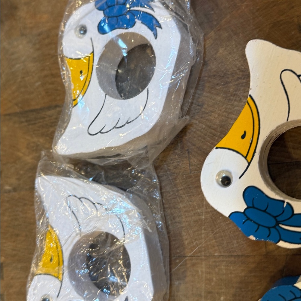 Vintage Wooden White Duck Napkin Rings with Blue Bow (Set of 5) 1980’s 1990’s - Picture 4 of 11